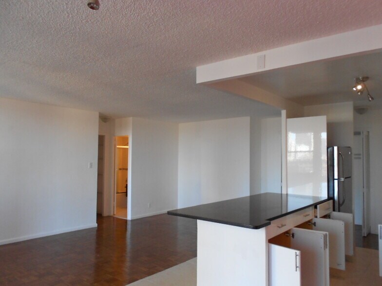Building Photo - 280 Marin Blvd