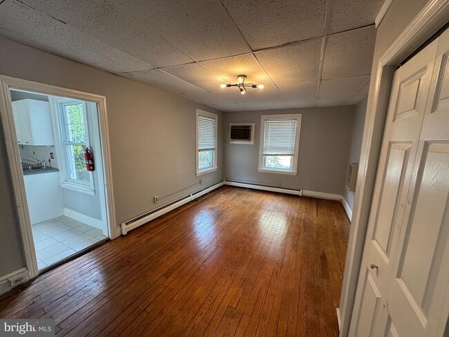 Building Photo - 976 Upper Gulph Rd