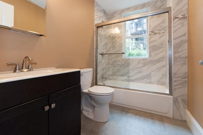 Building Photo - ROOM RENTAL in Bright, Modern 5Bed - Great...