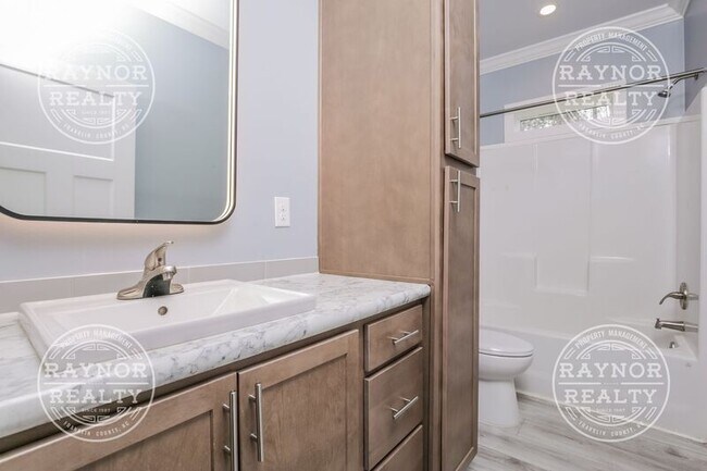 Building Photo - 481 Montgomery Rd