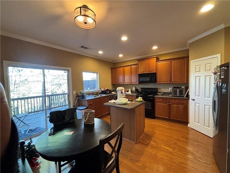 Building Photo - 1161 Liberty Pkwy NW