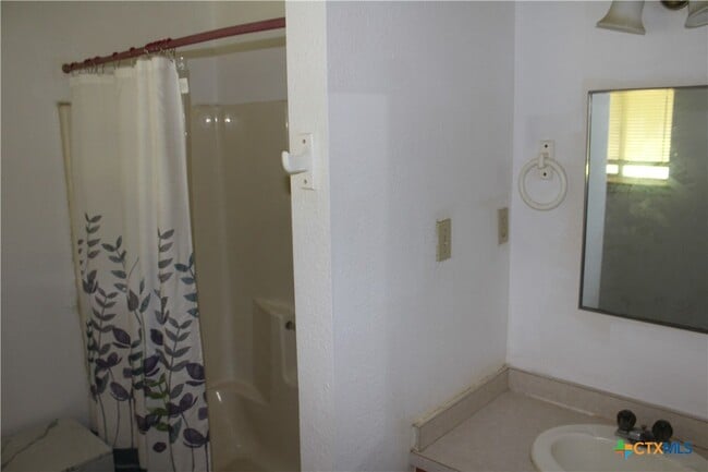 Building Photo - 1306 S 45th St