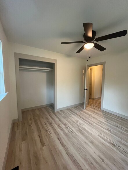 Building Photo - 1428 S Pickwick Ave