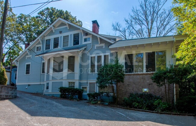 Building Photo - 867 Rosedale Rd NE