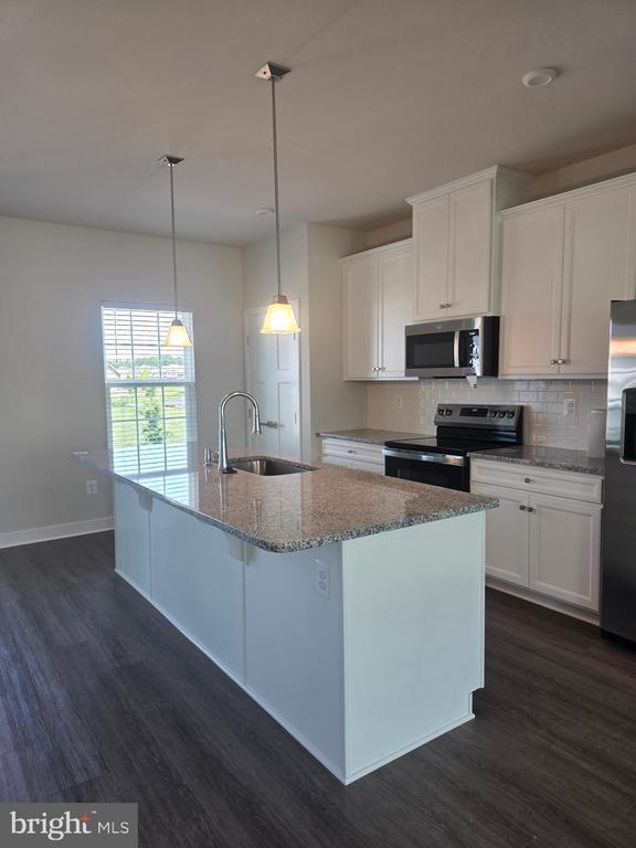 Building Photo - 703 Kalmar Ln