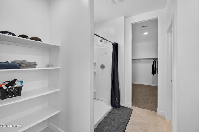 Building Photo - 1823 W Sombra Ave