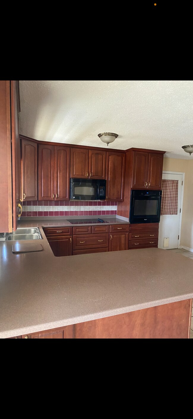 Building Photo - 8002 Greenwillow Ct SE