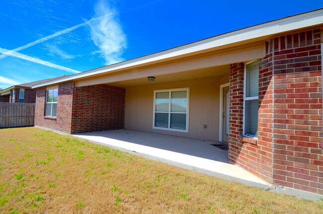 Building Photo - 2408 Ryan Dr
