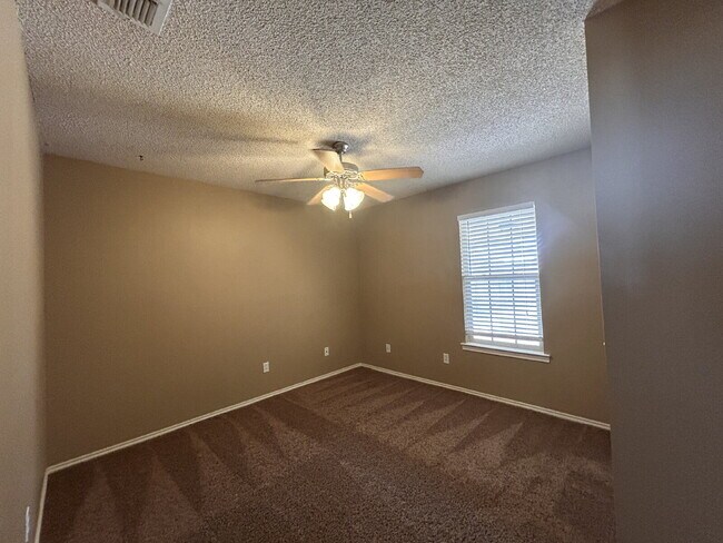 Building Photo - House Located Near Shadow Hills Golf Course
