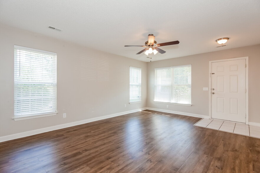 Building Photo - 4941 Hopewood Ln
