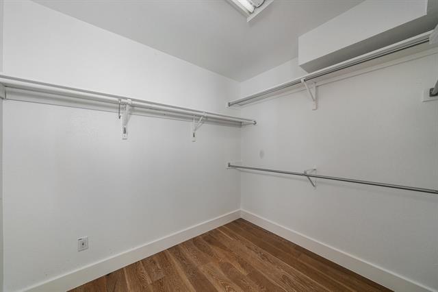 Building Photo - 4220 Oak Grove Dr