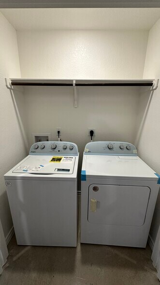 Building Photo - 1209 Lehmann