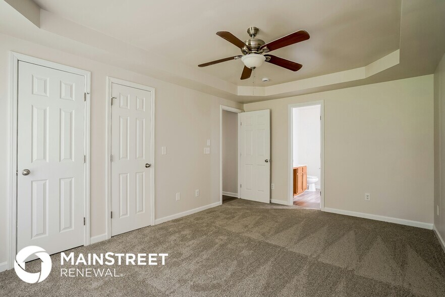 Building Photo - 5323 Landreaux Dr