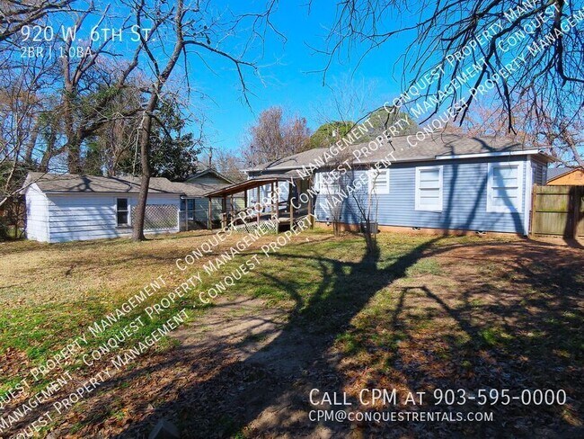 Building Photo - 920 W 6th St