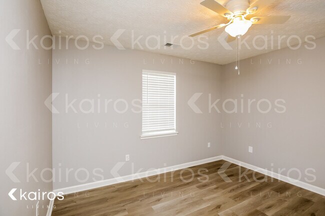 Building Photo - 385 Deerpark Drive