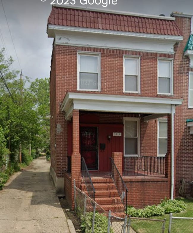 Primary Photo - 3414 W Franklin St