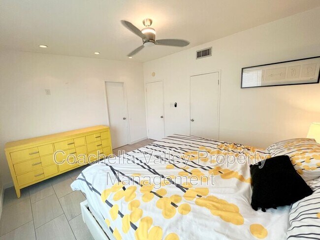 Building Photo - 2719 E Ventura Rd