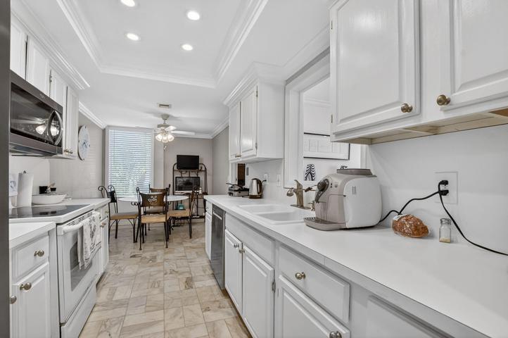 Building Photo - 19927 Boca W Dr