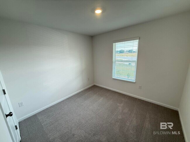 Building Photo - 16223 Eden St