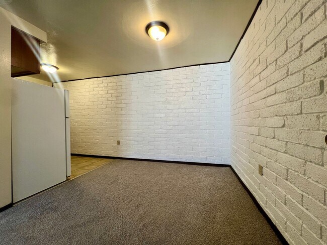 Building Photo - Wonderful 1BR in Lovely Location! Beautifu...