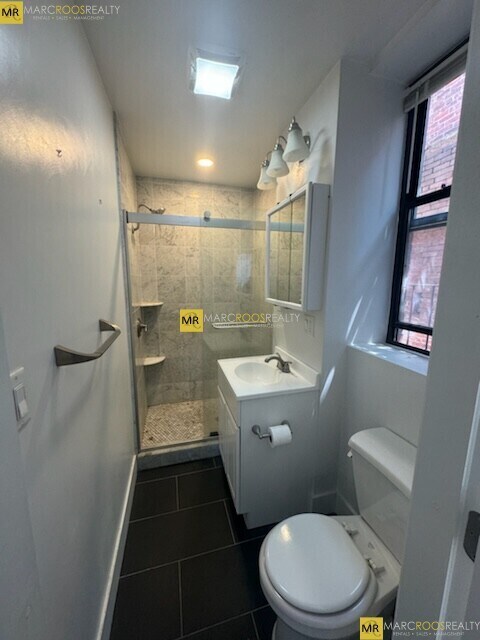 Building Photo - 17 Joy St