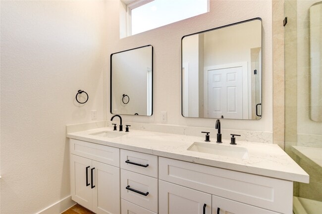 Building Photo - 1207 Dewalt St