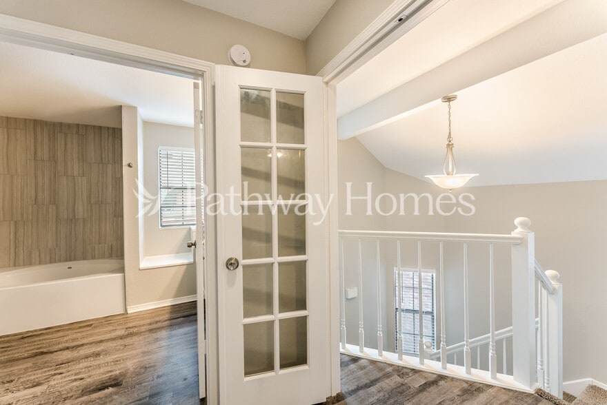 Building Photo - 920 Fairbanks Cir