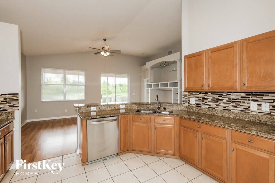 Building Photo - 9409 Laurel Ledge Dr