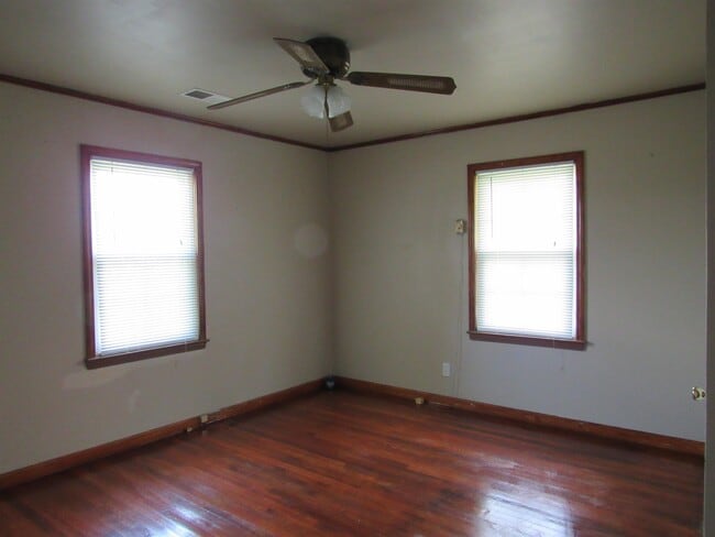 Building Photo - 979 Akins Rd