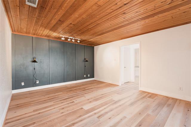 Building Photo - 3333 Sunrise Dr