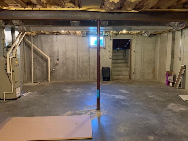 Building Photo - Make This Beautiful 3-Bedroom Townhouse Yo...