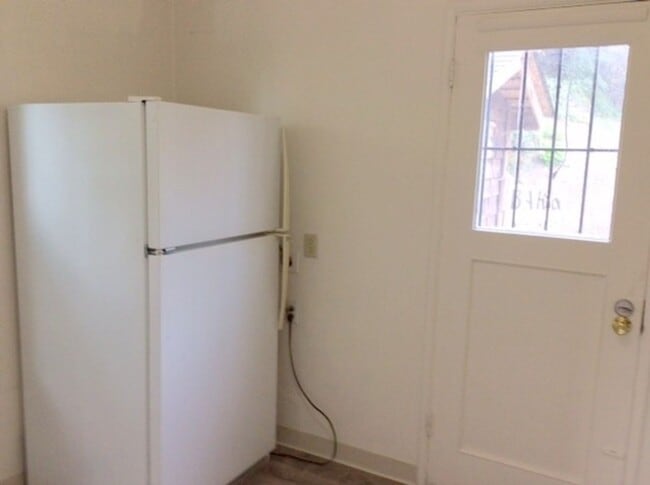 Building Photo - Charming 2 BDRM/1 BATH Home in Magnolia! Available Now!