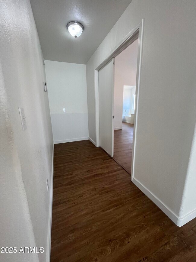 Building Photo - 7504 W Jenan Dr