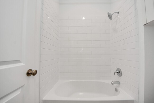 Building Photo - 31046 Vintage Crk Ln