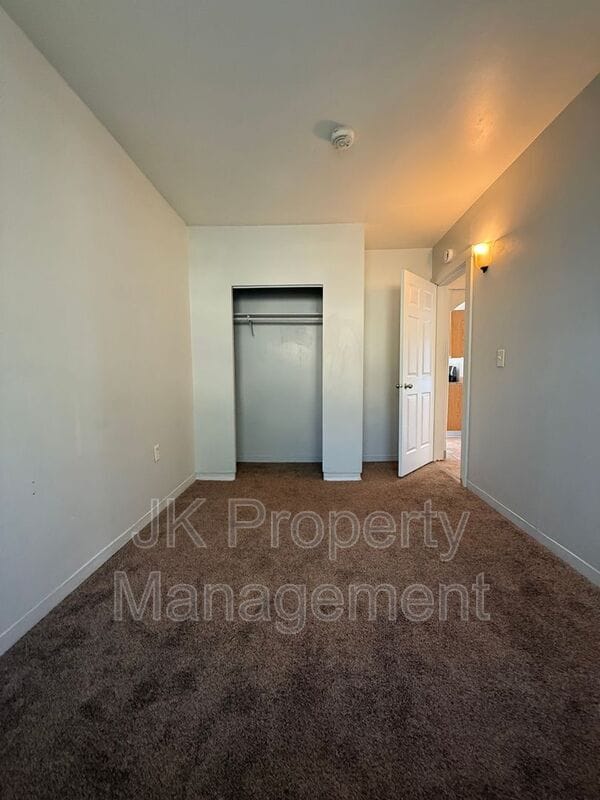 Building Photo - 511 33rd St N