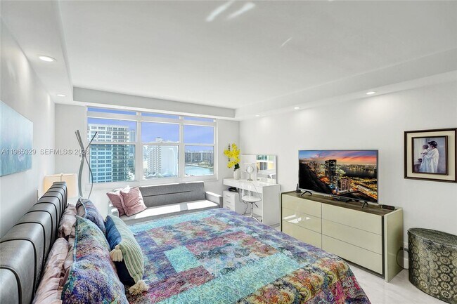 Building Photo - 2501 S Ocean Dr