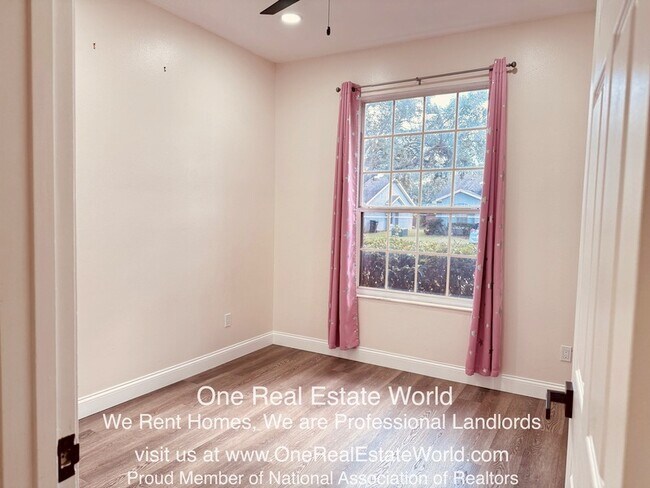 Building Photo - 13507 Summerton Dr