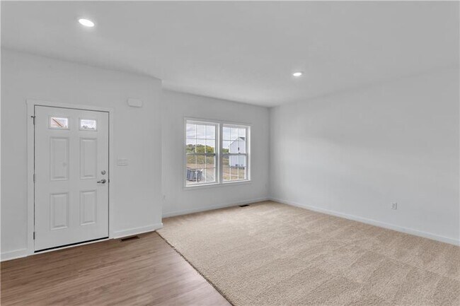 Building Photo - 315 William Dr