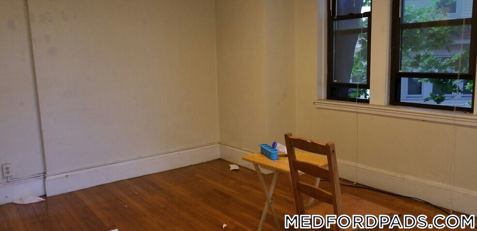 Building Photo - 53 Fellsway W