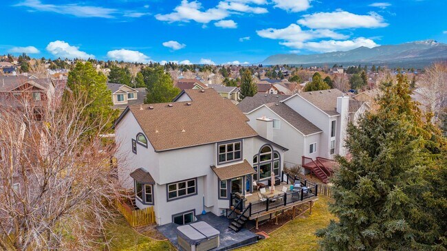 Building Photo - 15390 Paddington Cir
