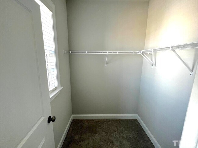 Building Photo - 4 Bedroom Single Family Home for Rent