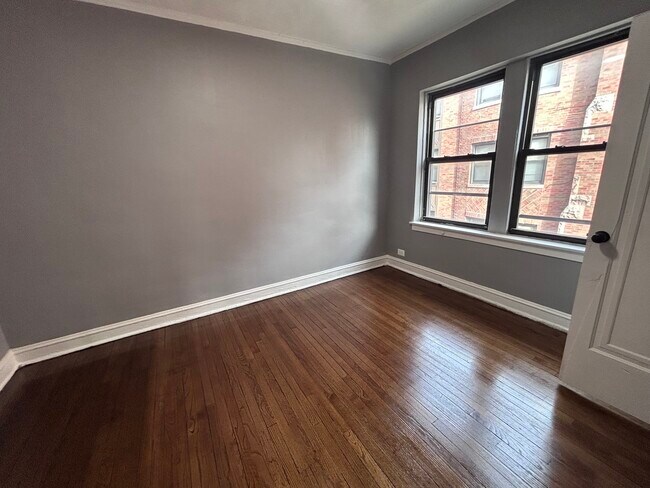Building Photo - 5214 1/2 S Drexel Ave