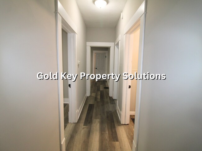 Building Photo - Updated 3 BR 1 BA House with Covered Porch and Central Air (SECTION 8 APPROVED)