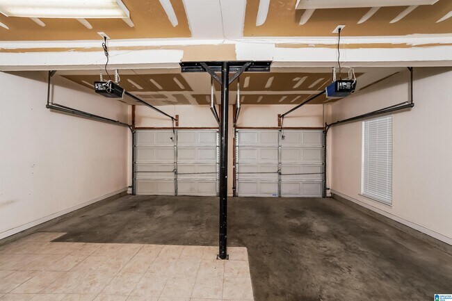 Building Photo - 6127 Hidden Brook Dr