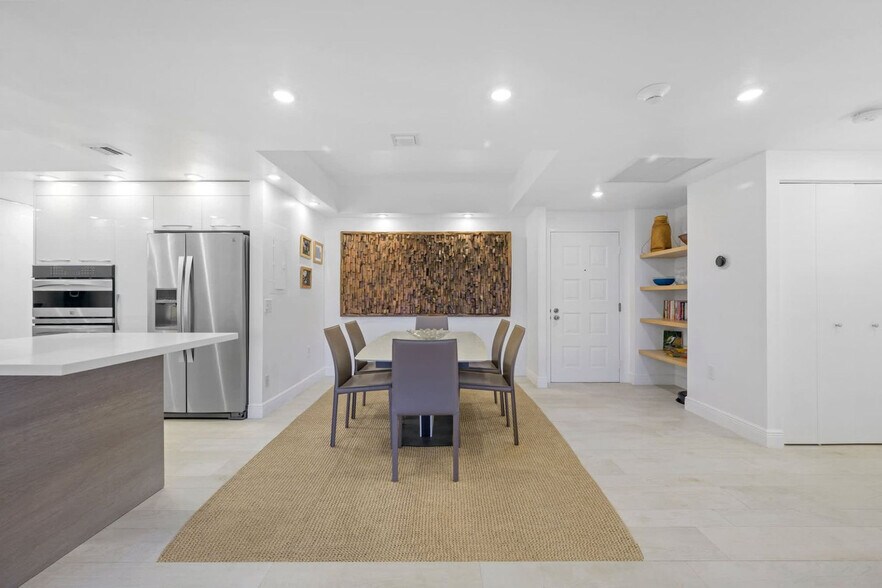 Building Photo - 5000 N Ocean Blvd