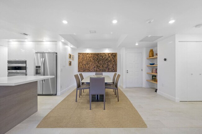 Building Photo - 5000 N Ocean Blvd