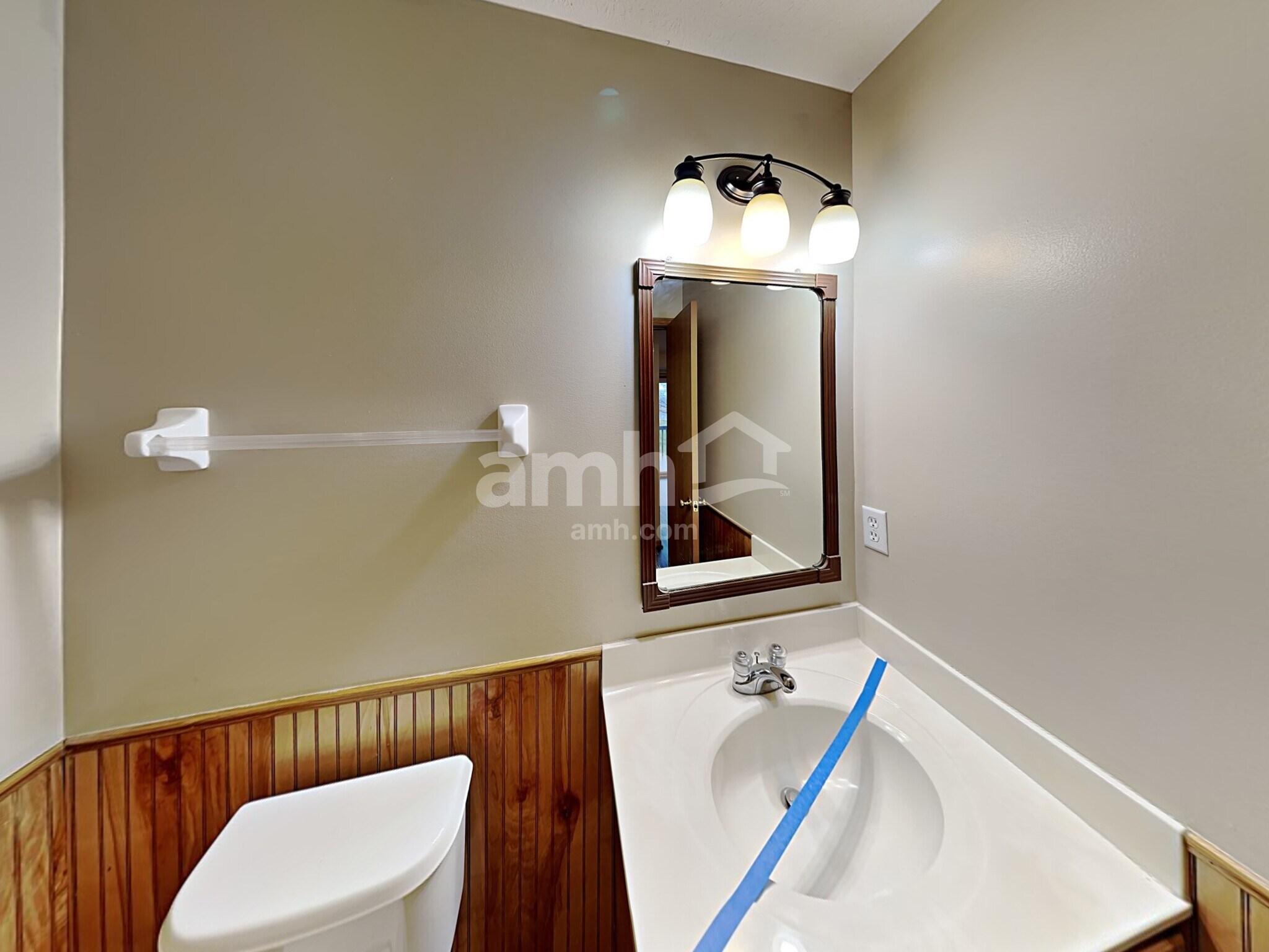 Building Photo - 1501 Scenic Valley Pl