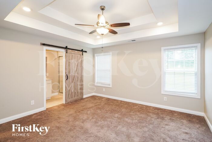 Building Photo - 1046 Whitney Dr