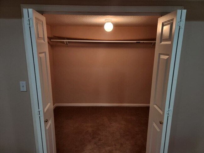 Building Photo - 13500 Sheridan Ave