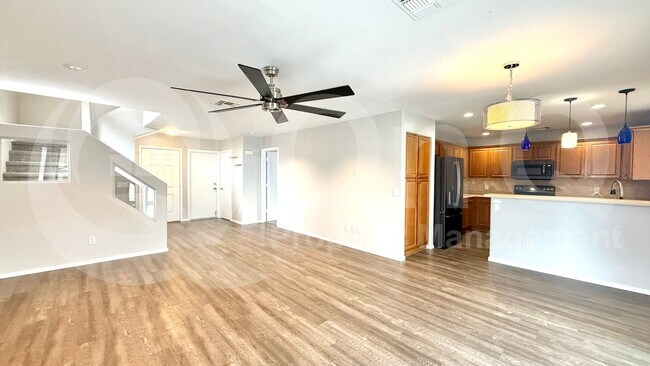 Building Photo - 12113 N 128th Ave